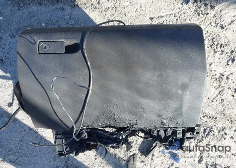 2011 Mercedes-Benz E 550 from USA, damaged, VIN WDDHF7CB3BA272911